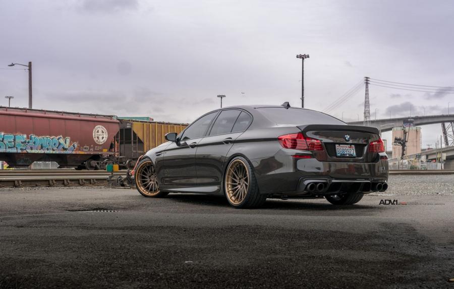  BMW M5 on ADV.1 Wheels (ADV15R TS CS) 2016 года  (фото 2 из 10)